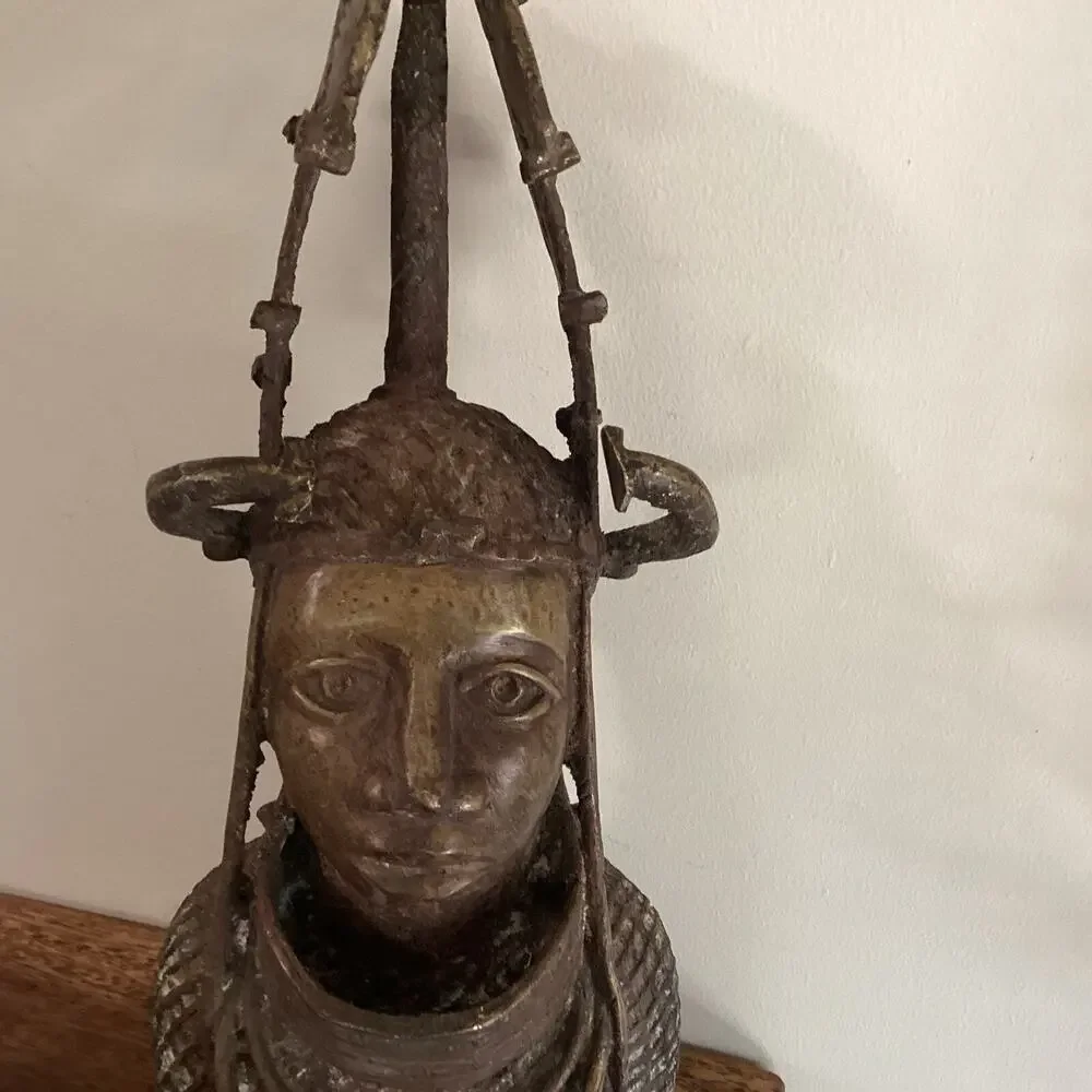 Cast Bronze Bust of King of Benin Nigeria African Antique vintage